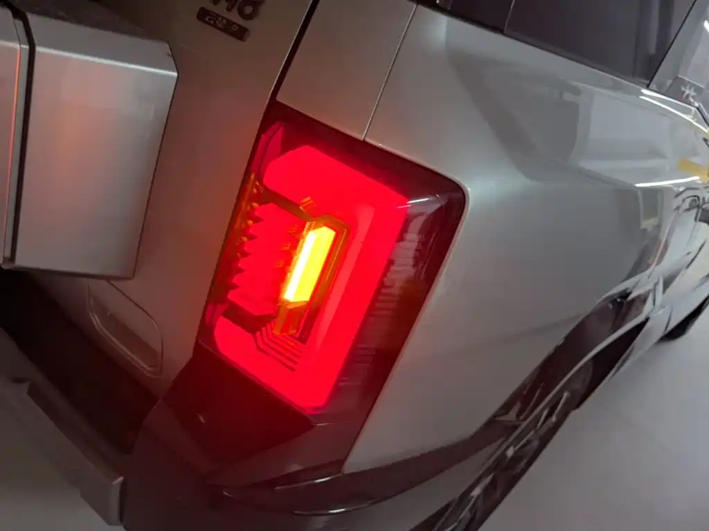 Fang Cheng Bao Leopard 8 2024 2025 Zhiyong Flagship 7-Seater