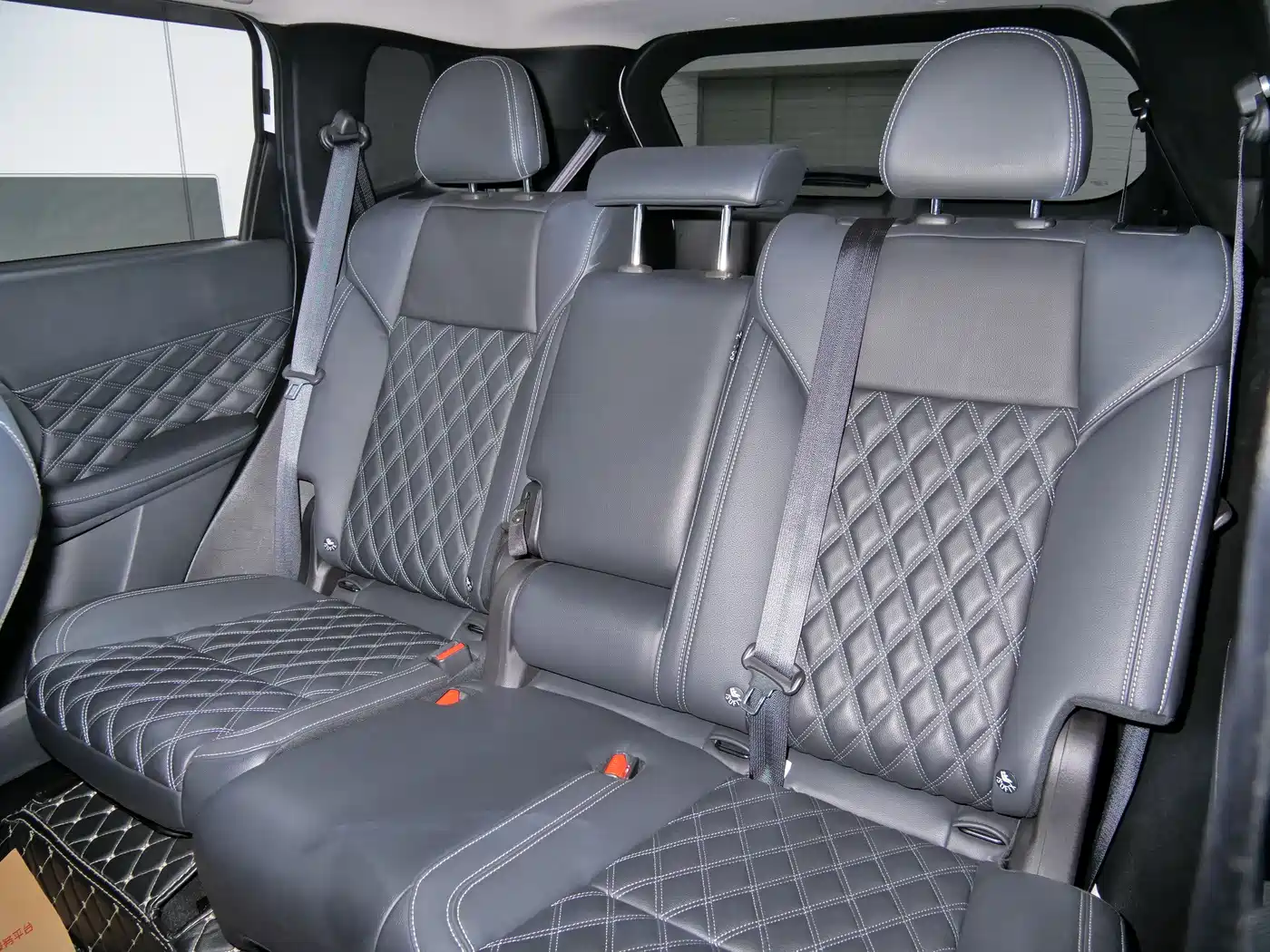 Mitsubishi Outlander 2023 1.5T CVT AWD Premium 7-Seater фото 8