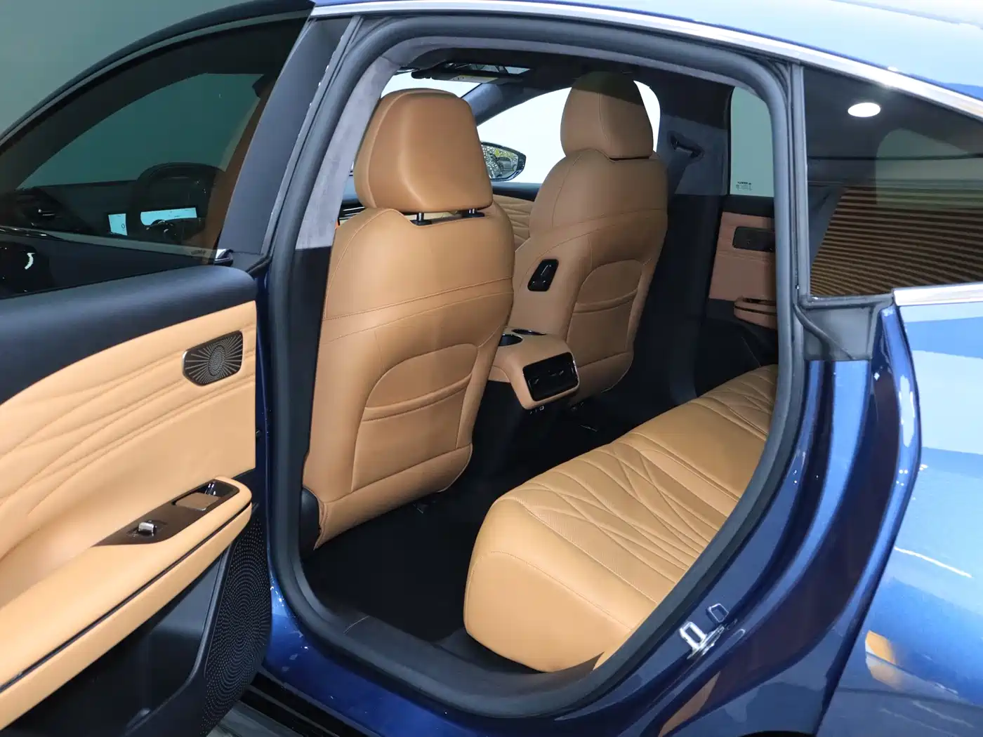 Geely Galaxy Galaxy Xingyao 8 2025 130km EM-P Starship Edition фото 12