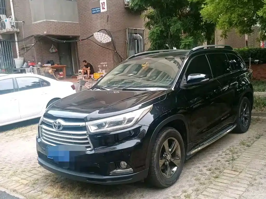 Фото 3 - Toyota Highlander