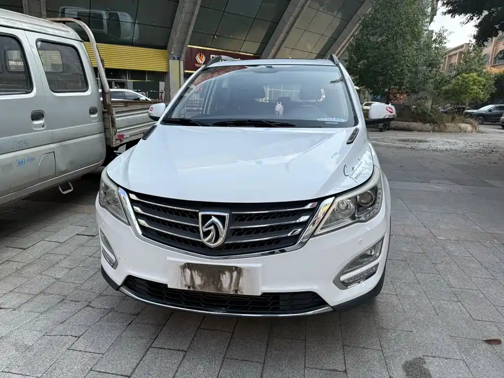 Фото 2 - Baojun 560
