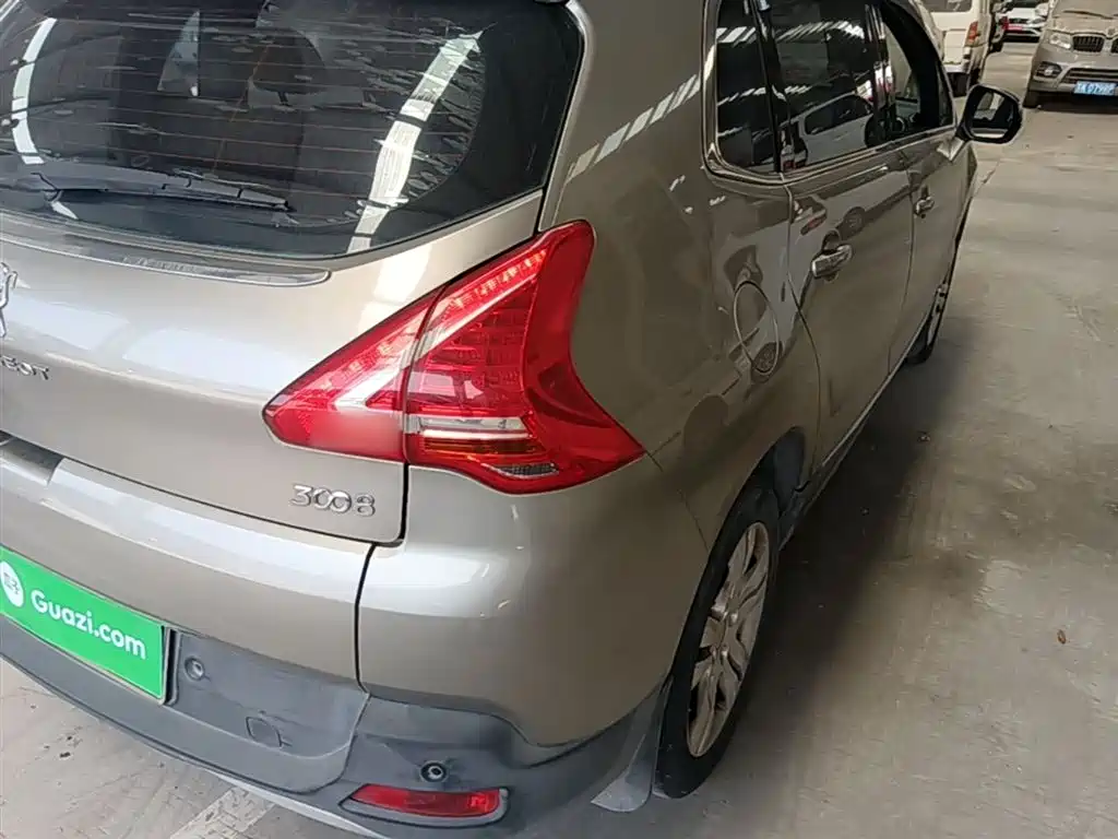 Peugeot 3008 2015 2.0L Automatic Trend Edition фото 8