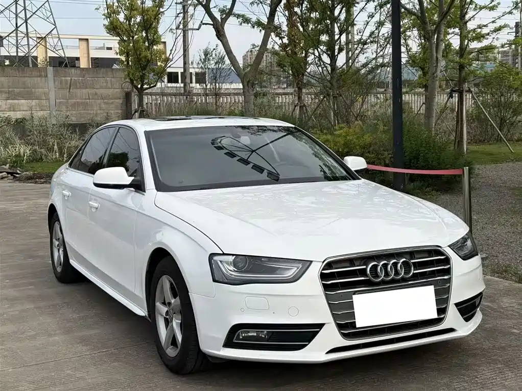 Audi A4L 2015 35 TFSI Auto Standard фото 3