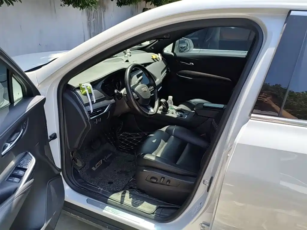 Cadillac XT4 2018 28T FWD Leading Edition фото 16
