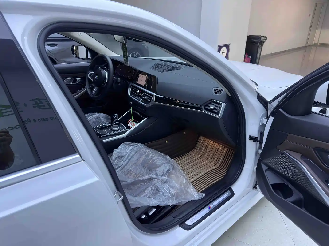 BMW 3 Series 2022 Facelift 320Li M Sport Package фото 10