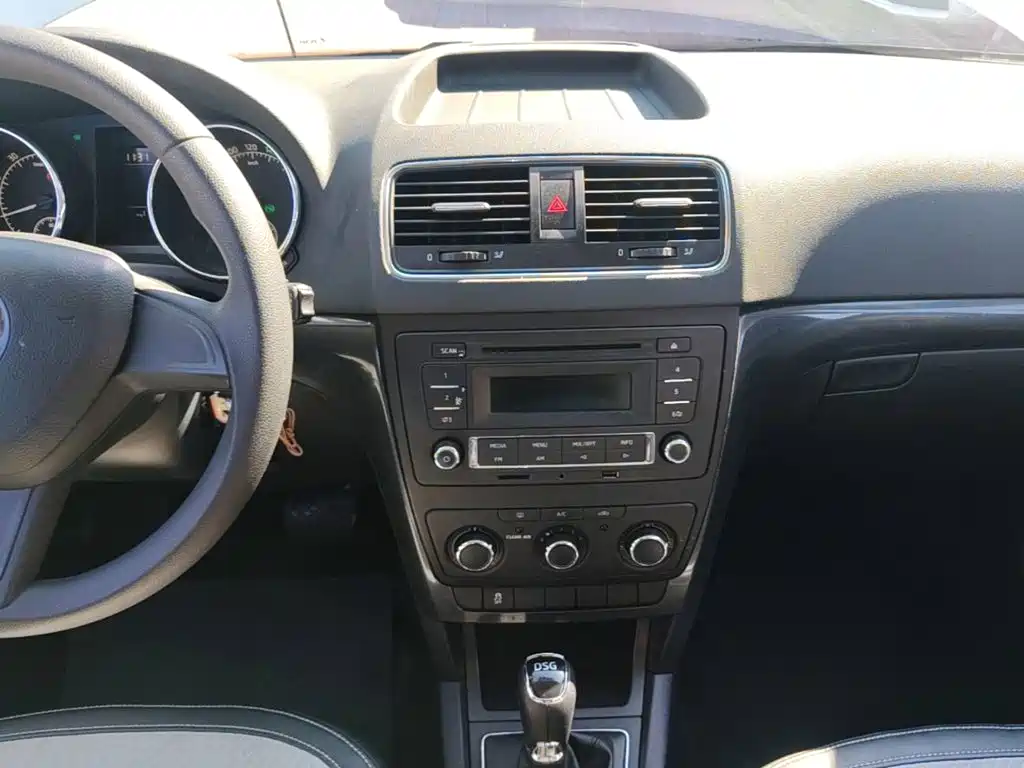 Photo 13 - Škoda Yeti