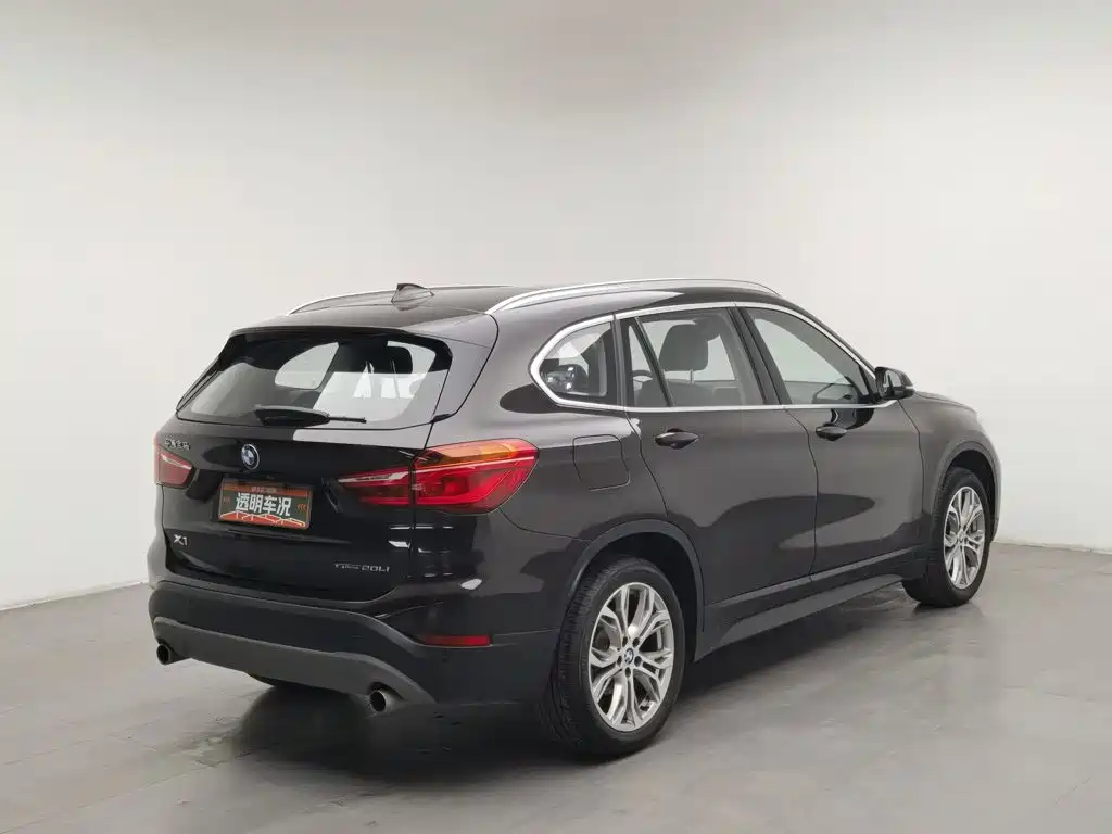 Photo 2 - BMW X1