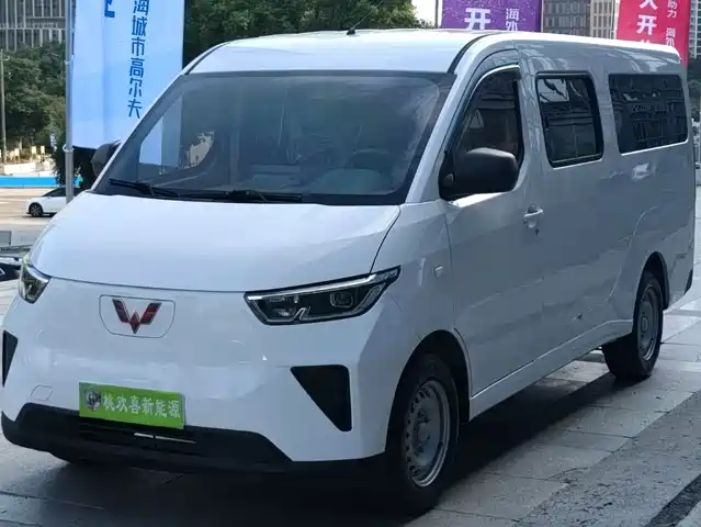  Wuling Motors Wuling Yangguang 2024 300KM Comfort Bus Version 75kW