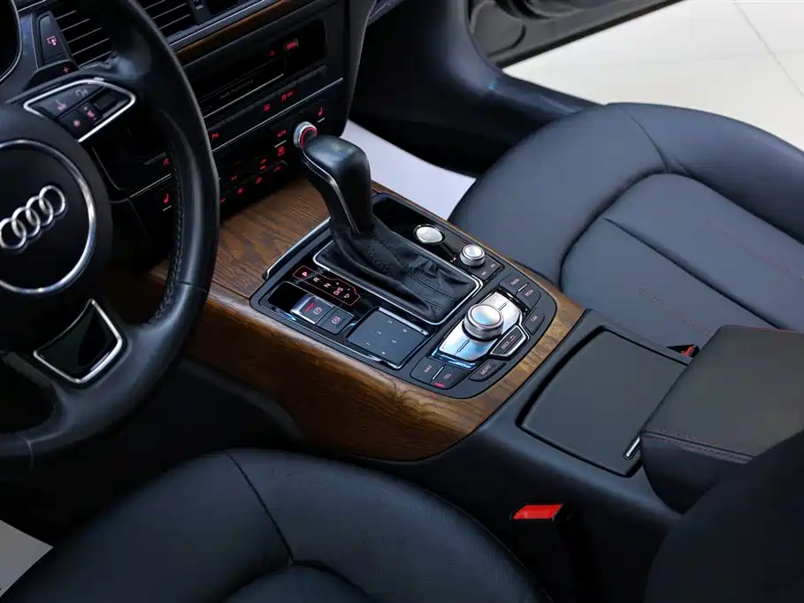 Audi A6L 2018 30th Anniversary 45 TFSI quattro Sport фото 24