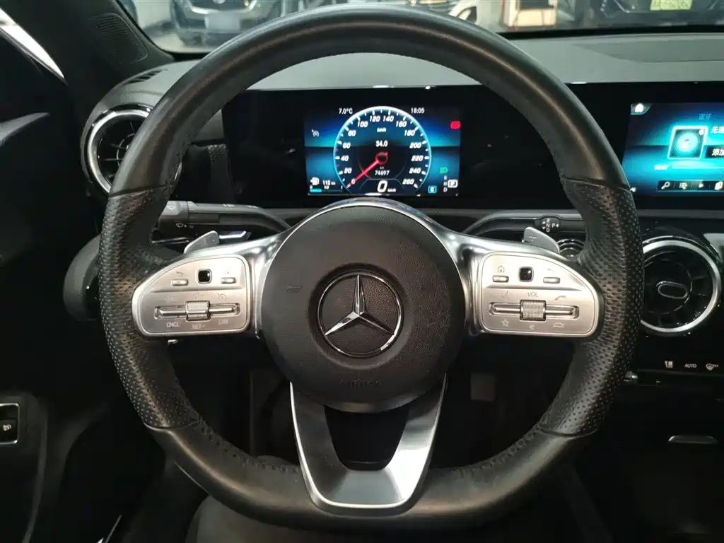 Mercedes-Benz A-Class 2019 A 180 L Sport Sedan фото 3