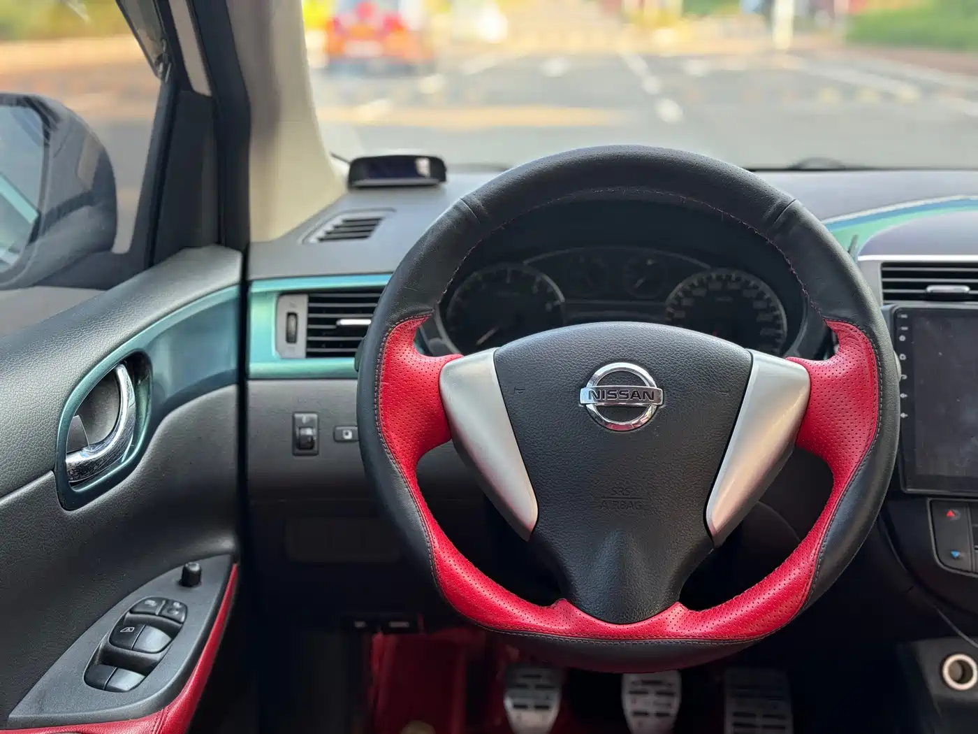Nissan Tiida 2011 1.6T Manual Dynamic Edition фото 9