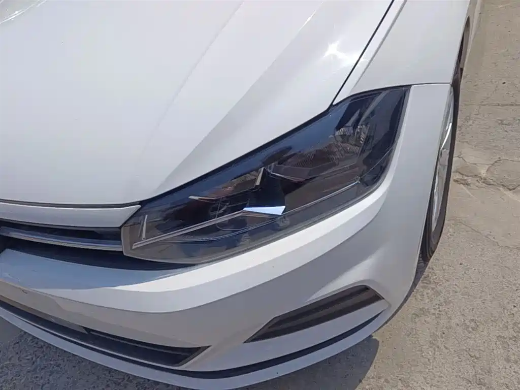 Volkswagen Polo 2021 Plus 1.5L Automatic Colorful Tech Edition фото 24