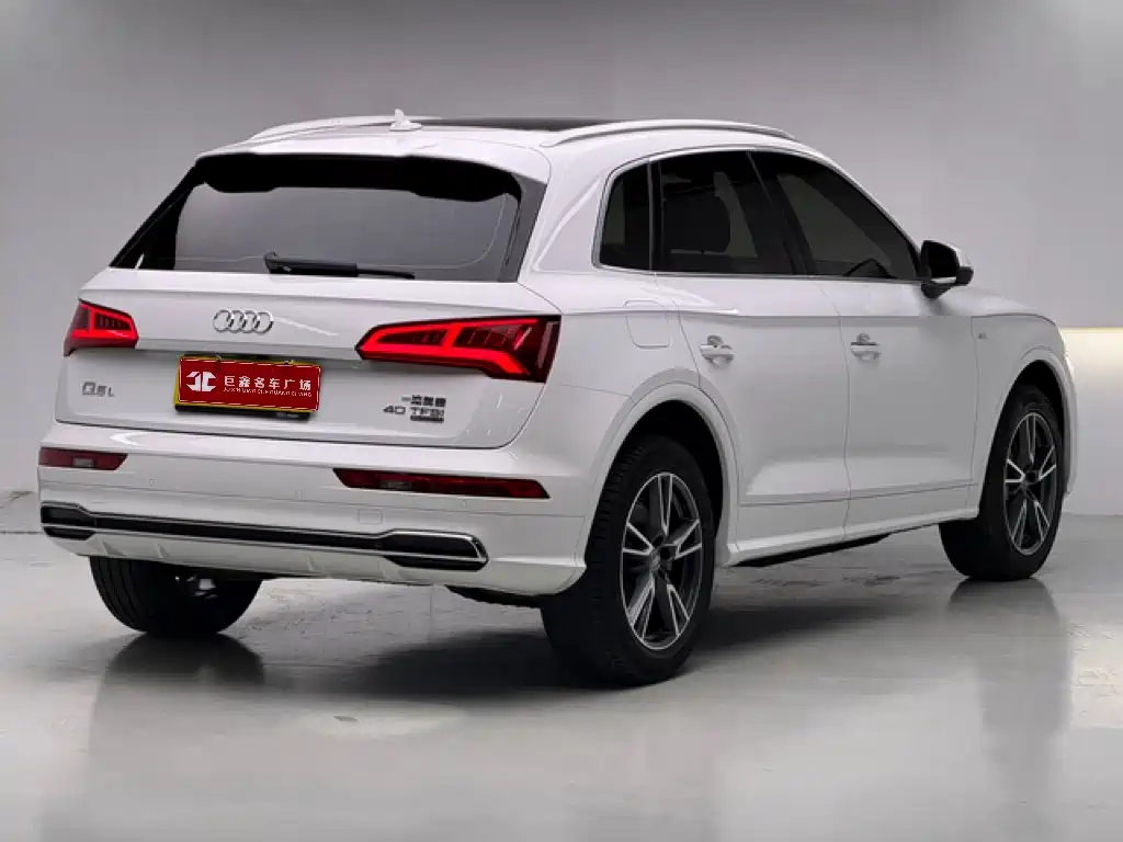 Photo 4 - Audi Q5L