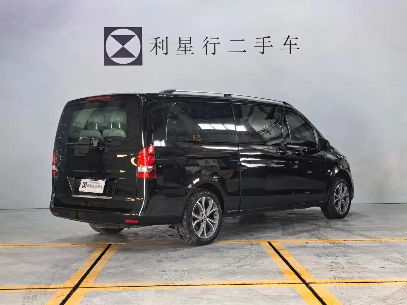Mercedes-Benz Vito 2016 2.0T Elite Edition фото 11