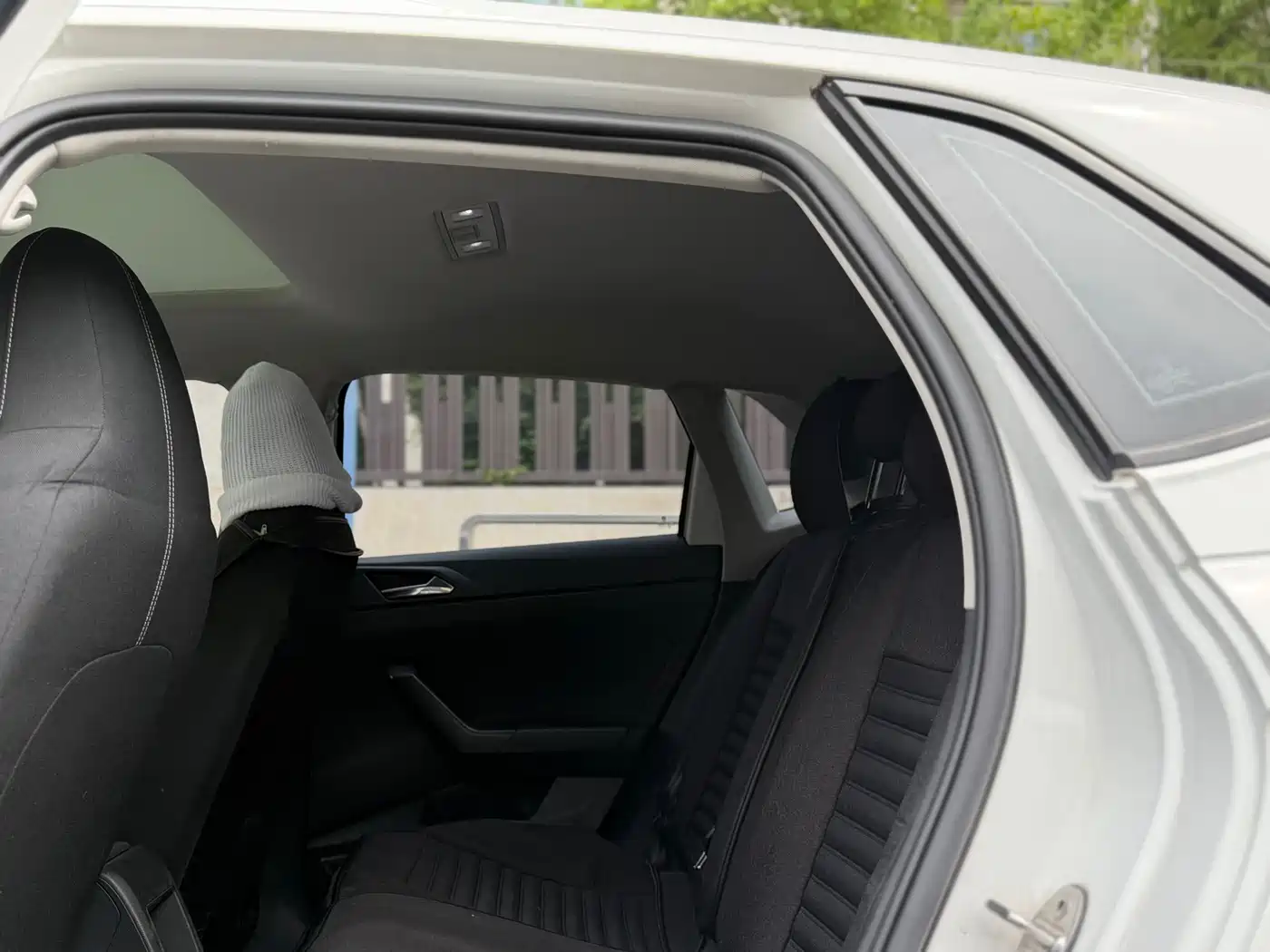 Volkswagen Polo 2019 Plus 1.5L Automatic Panorama Enjoyment Edition фото 13