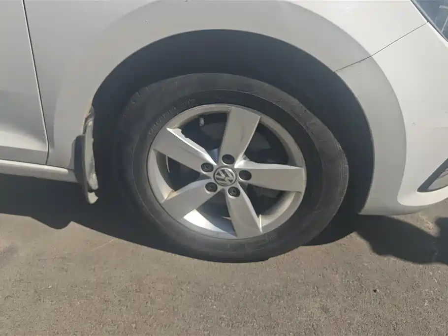 Volkswagen Santana 2016 1.6L Manual Trend Edition фото 6