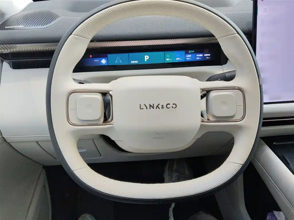 Lynk & Co 900 2025 2.0T Explorer Edition фото 7