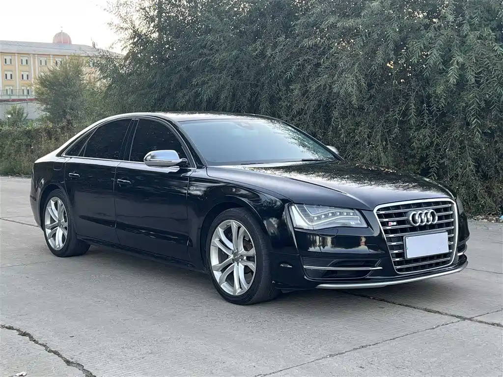 Audi S8 2013 S8 4.0TFSI quattro фото 3