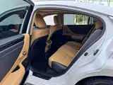Фото 8 - Lexus ES