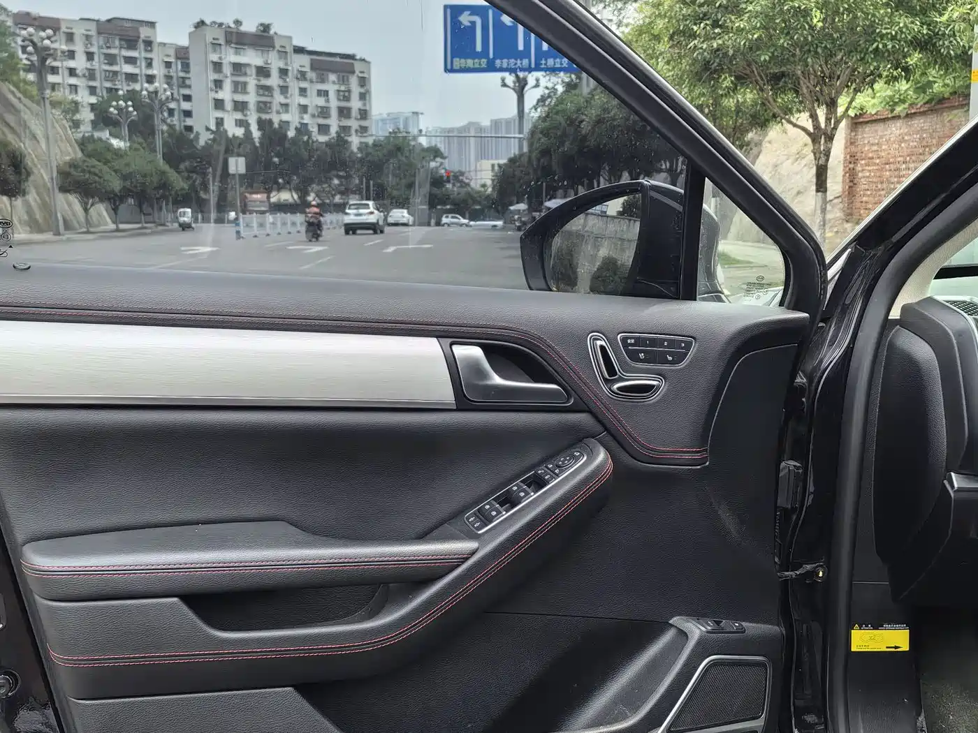 BYD Tang New Energy 2018 DM 2.0T AWD Smart Connection Genesis Edition 7-Seater China V фото 8