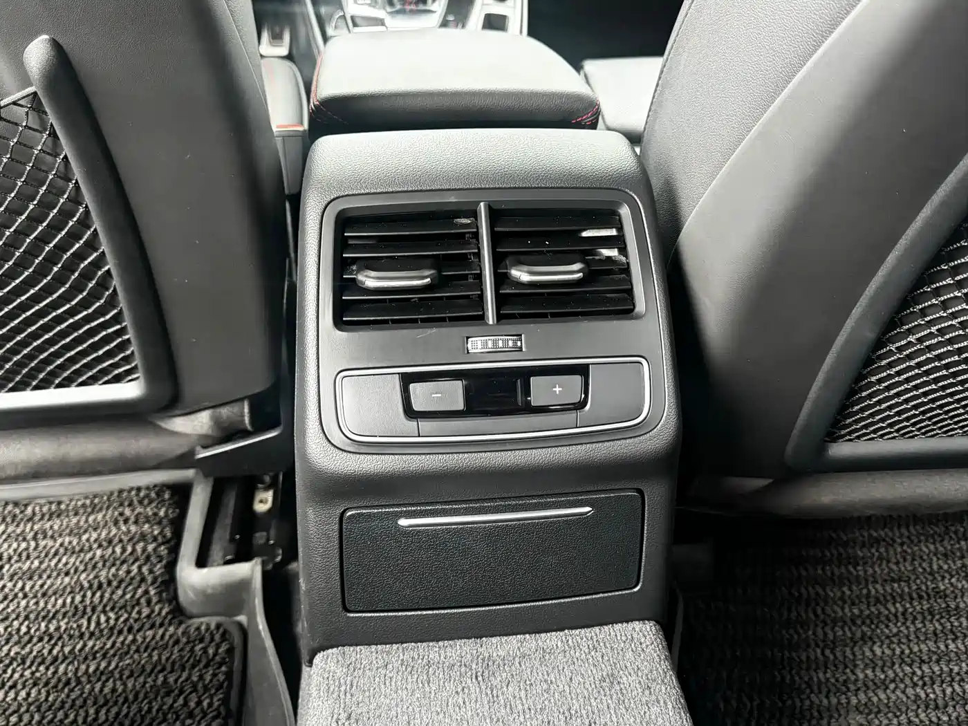 Audi A4L 2022 40 TFSI Luxury Dynamic фото 12