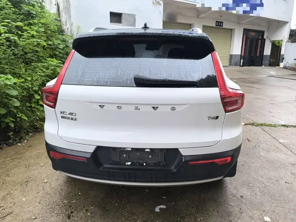 Volvo XC40 2022 2022 Model T4 AWD Smart Drive Fashion Edition