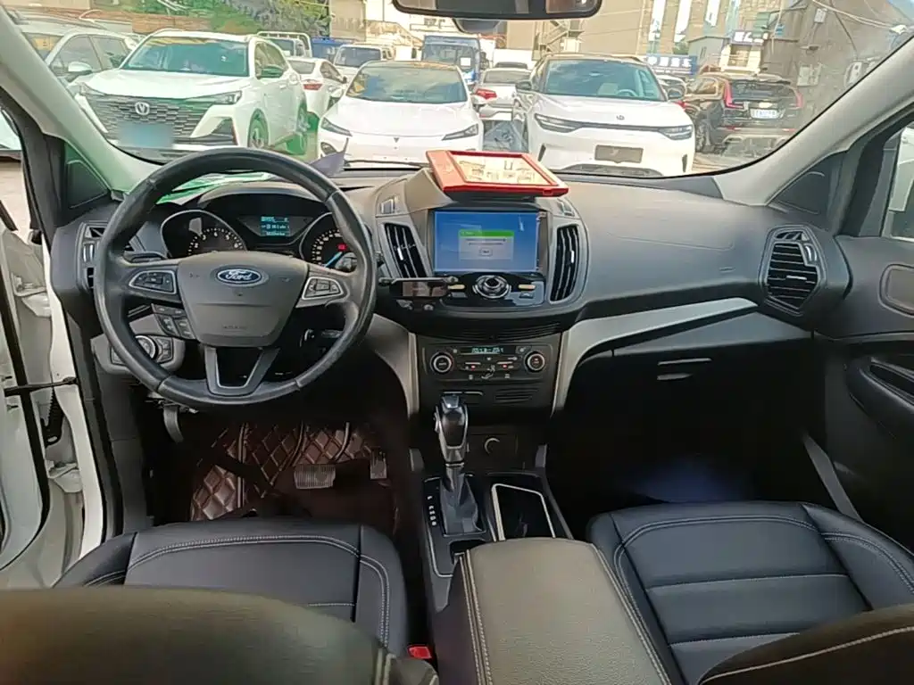 Photo 10 - Ford Kuga