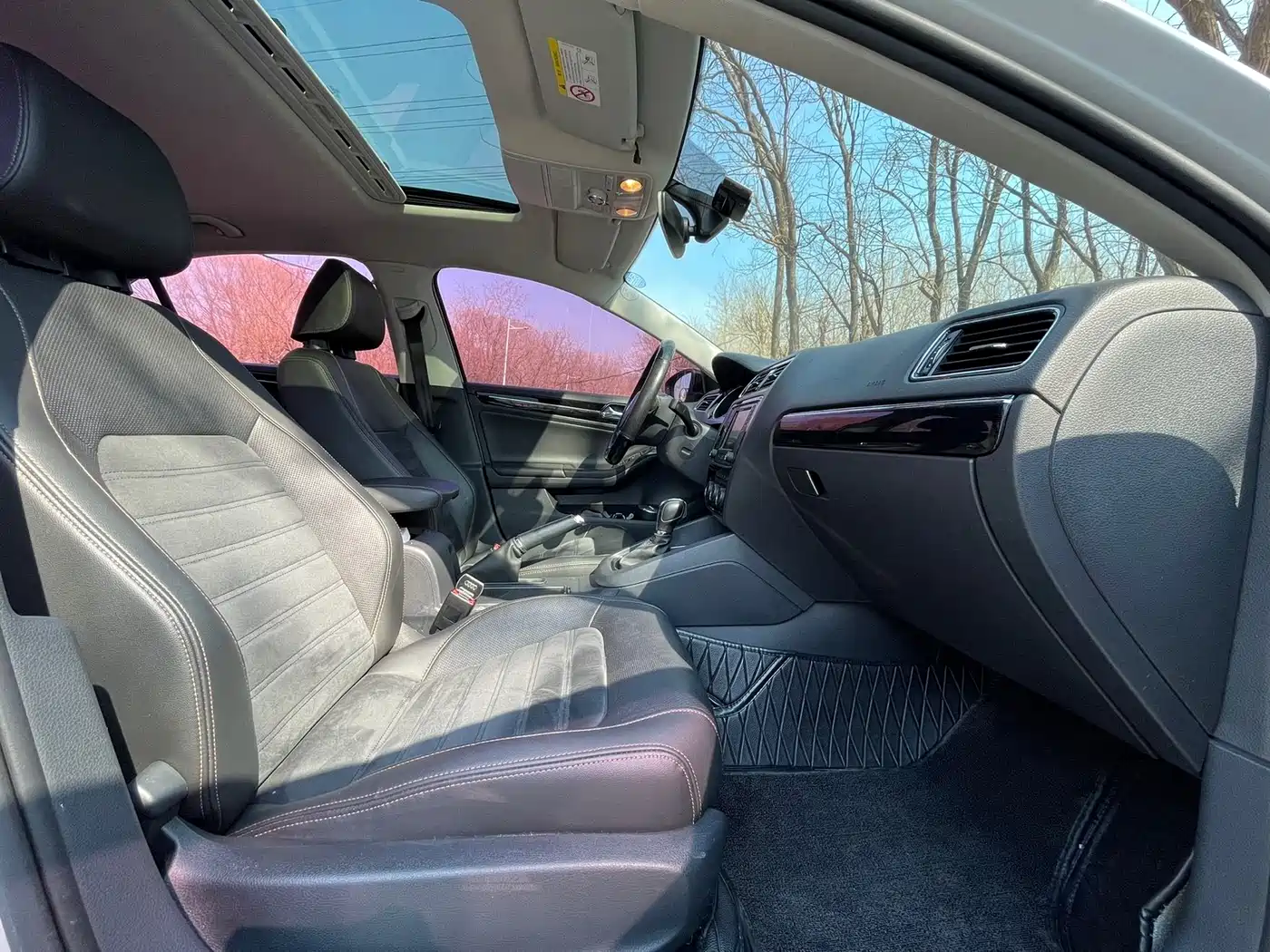 Volkswagen Sagitar 2017 1.6L Automatic Comfort фото 21