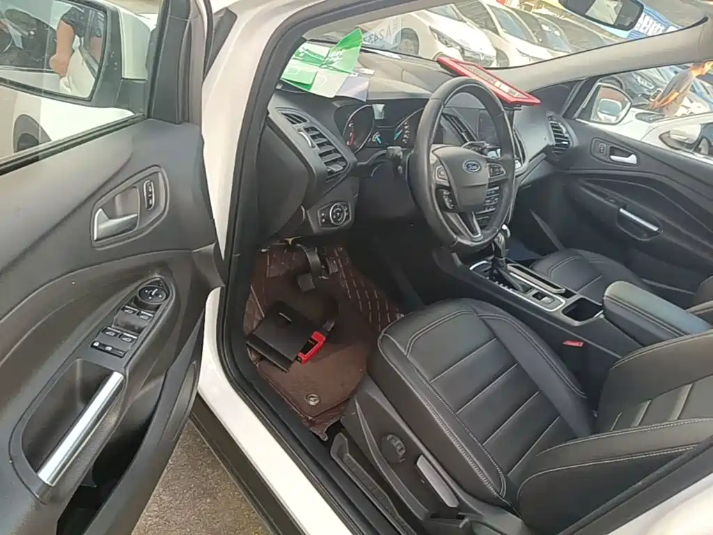 Photo 16 - Ford Kuga