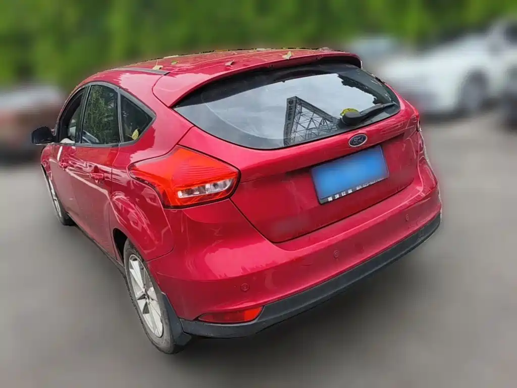 صورة 7 - Ford Focus