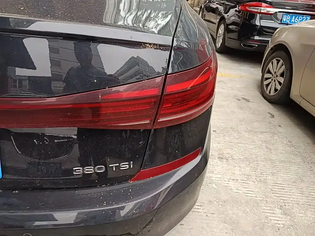 Volkswagen Passat 2024 380TSI Luxury фото 8