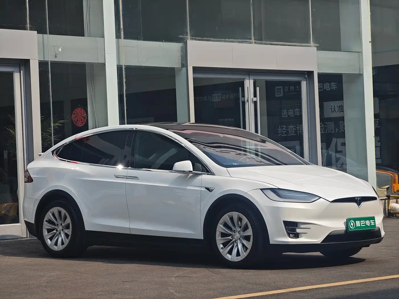 TESLA MODEL X