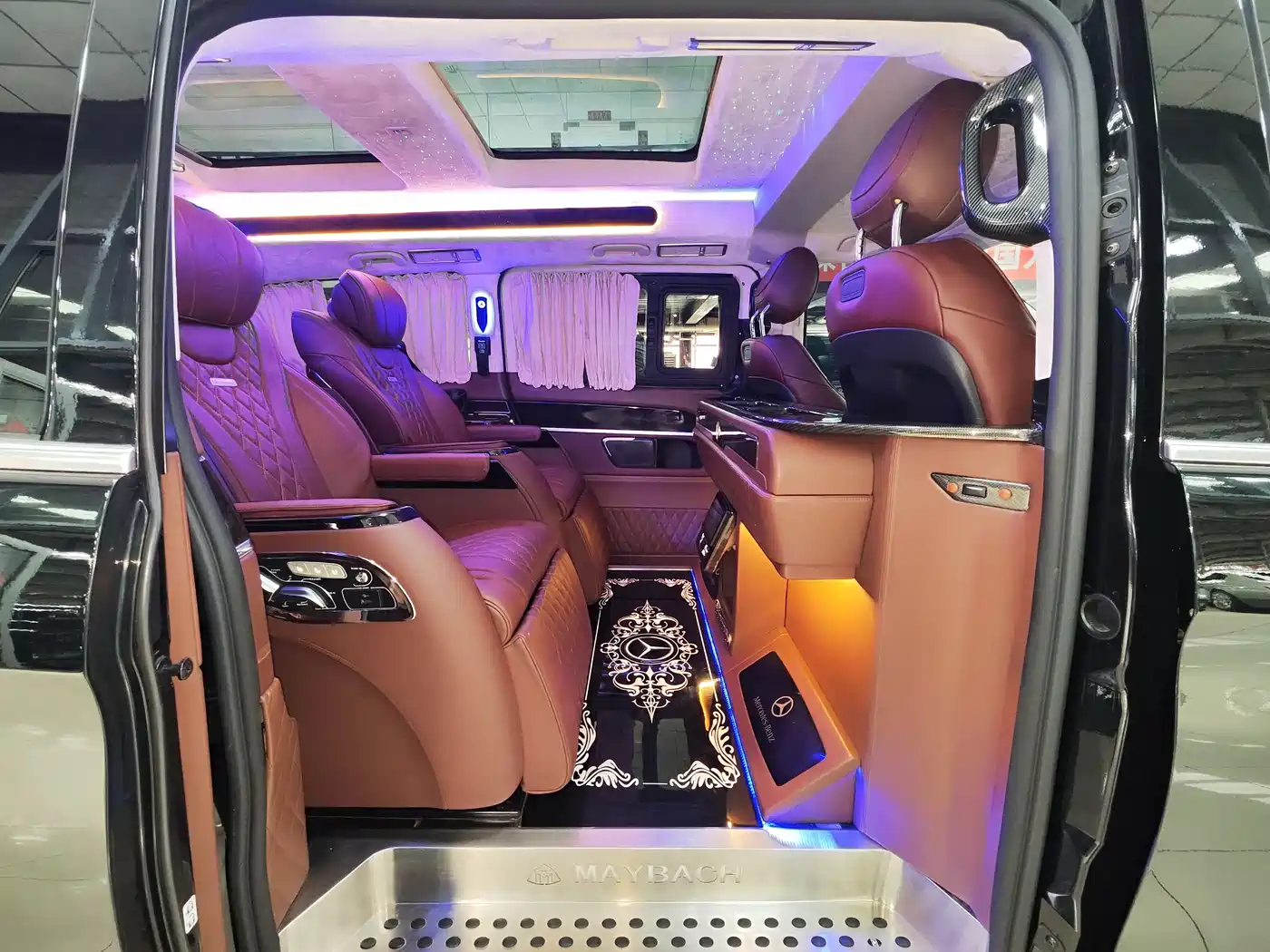 Mercedes-Benz V-Class 2018 V 260 L Premium Long Wheelbase Edition China VI фото 9