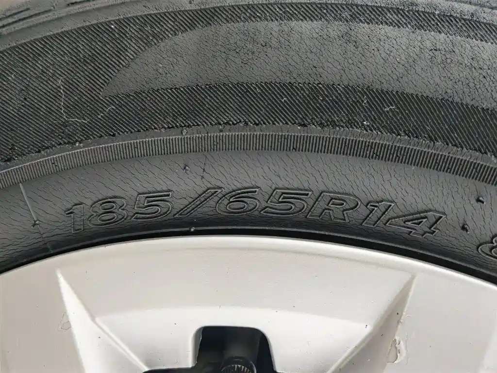 Volkswagen Polo 2016 1.4L Automatic Trend фото 24