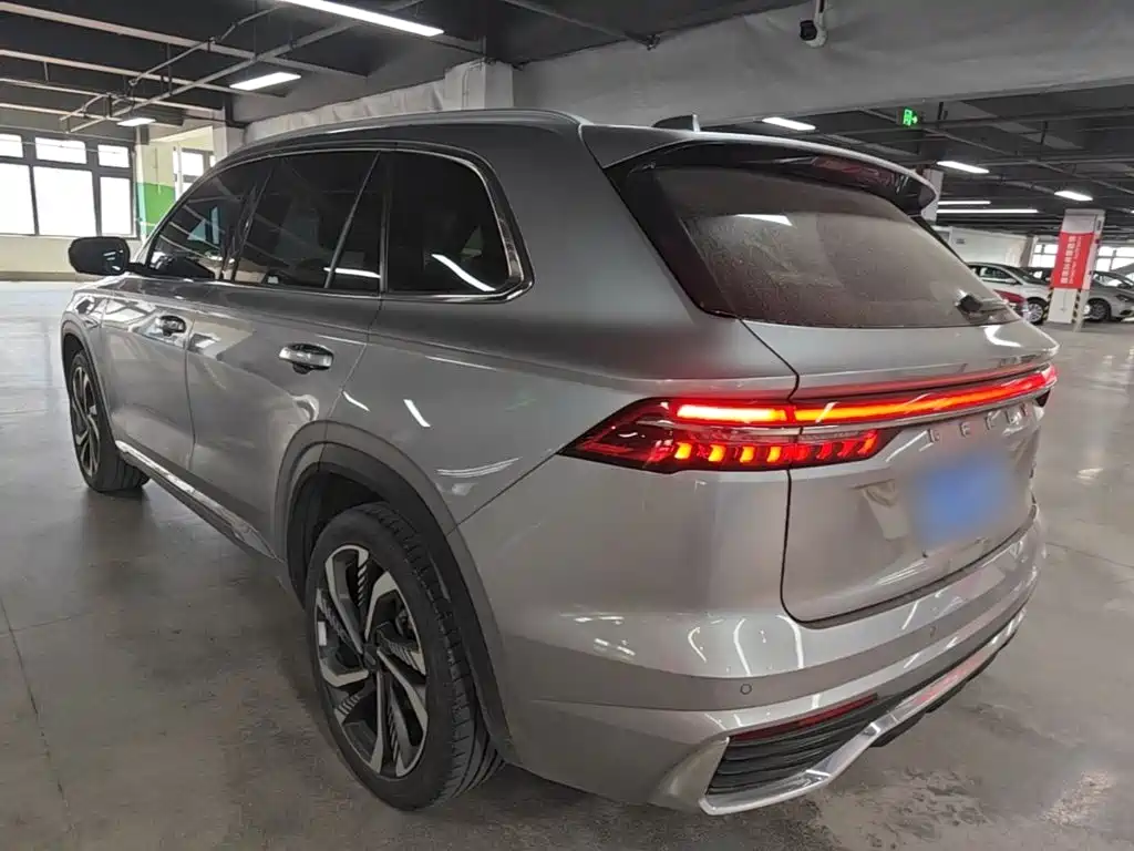 Фото 23 - Geely Monjaro