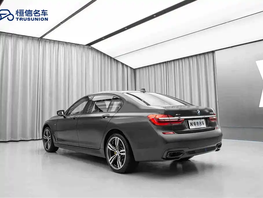 BMW 7 Series 2018 740Li xDrive Luxury M Sport Package Black Flame Edition фото 7