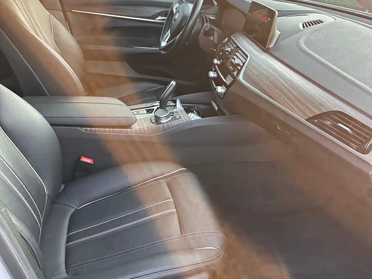 BMW 6 Series GT 2020 630i Luxury Design Package фото 11