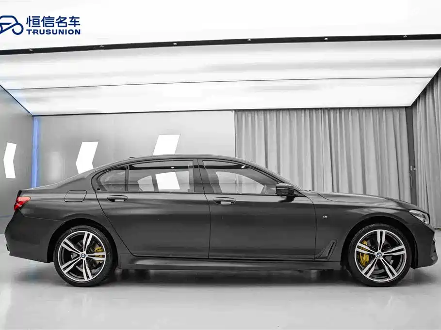 BMW 7 Series 2018 740Li xDrive Luxury M Sport Package Black Flame Edition фото 4