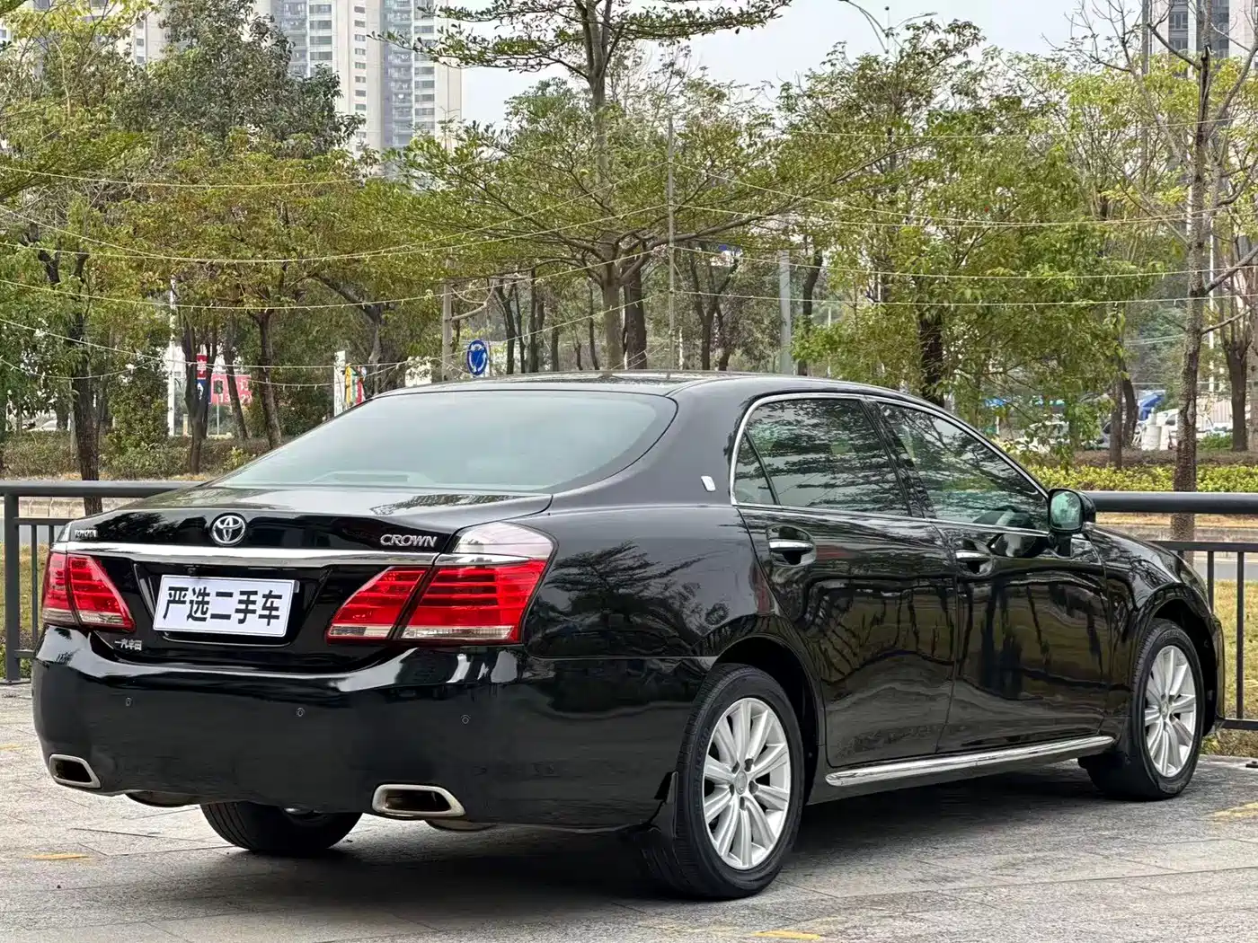 Toyota Crown 2012 2.5L Royal Leather Edition фото 9