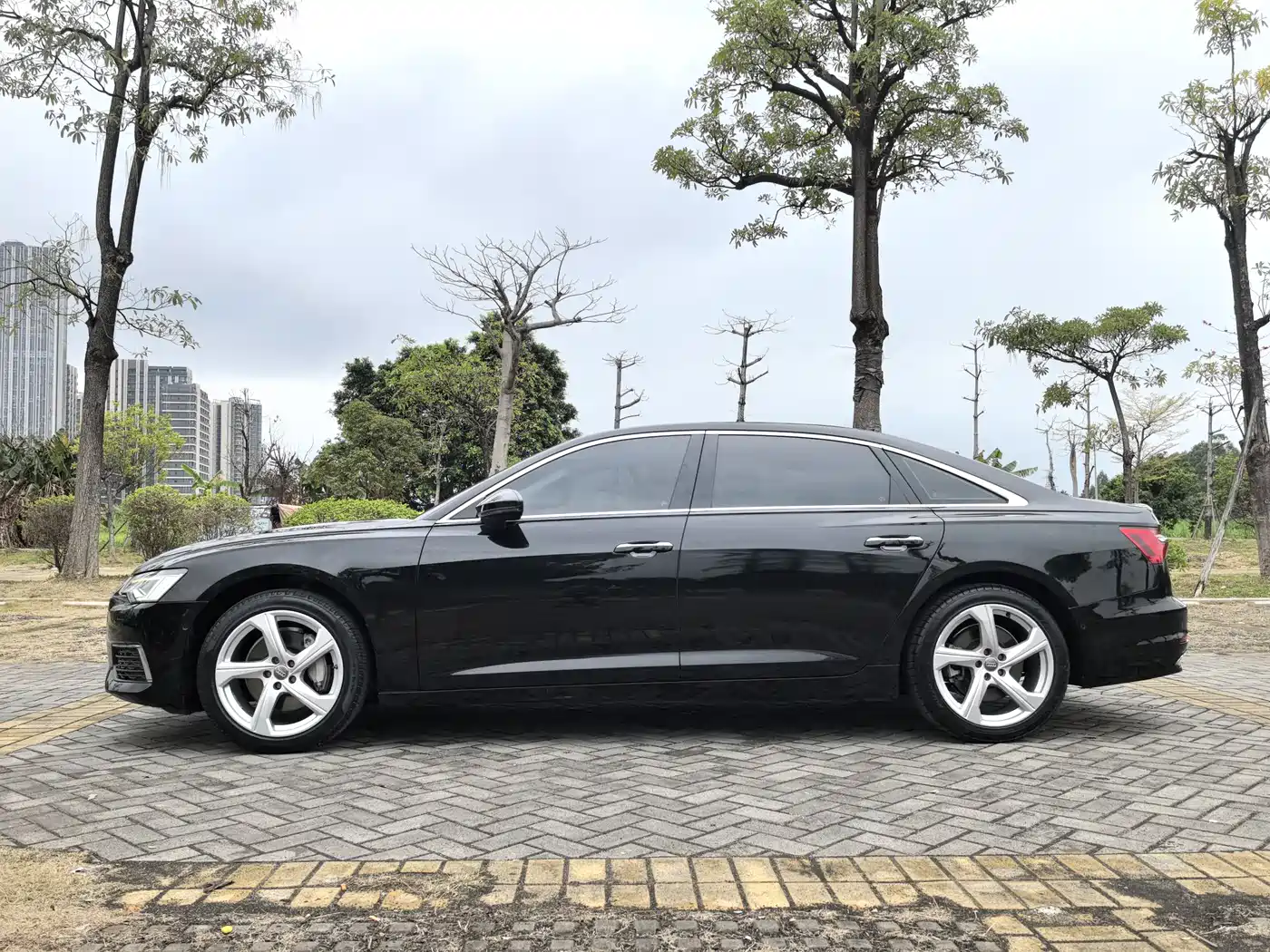 Audi A6L 2019 45 TFSI quattro Premium Elegance фото 4