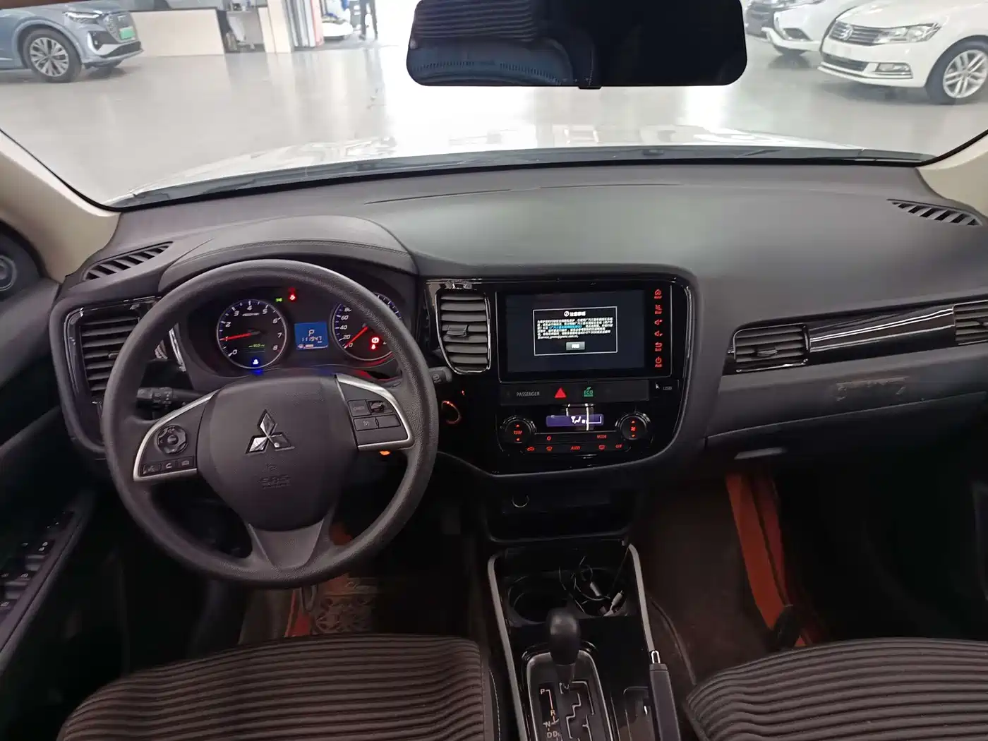 Mitsubishi Outlander 2021 2.0L 2WD Smooth Ride Version 5-Seater фото 6