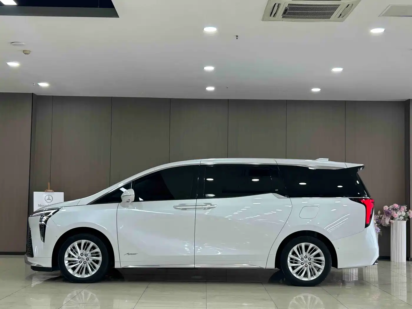 Buick Century 2025 2025 2.0T 7-Seater World Edition