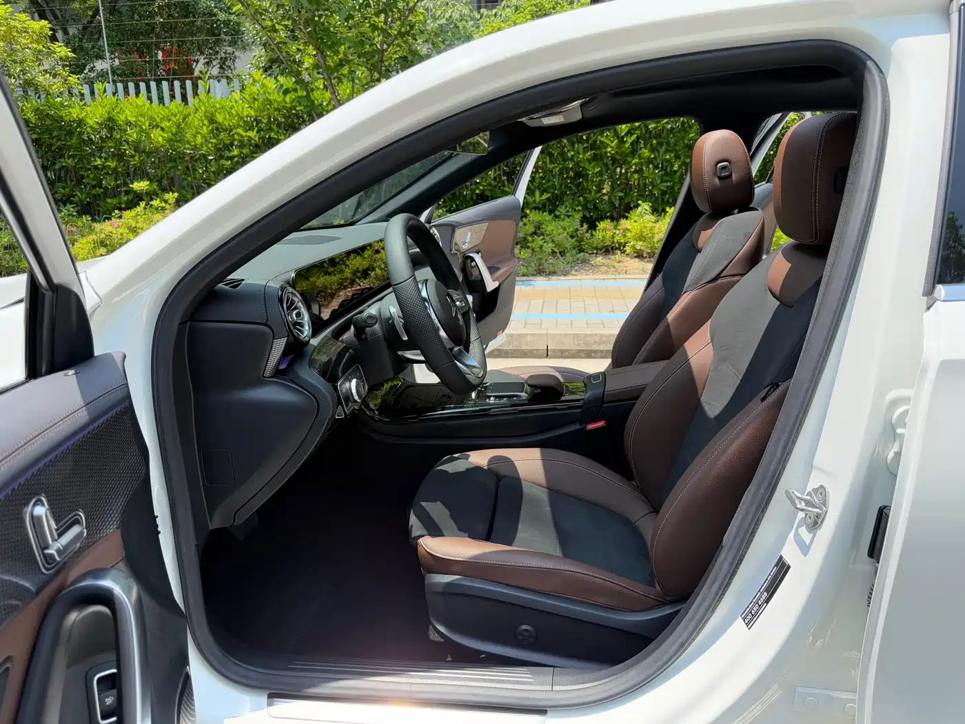 Mercedes-Benz A-Class 2021 A 200 L Sport Sedan Fashion Edition фото 11