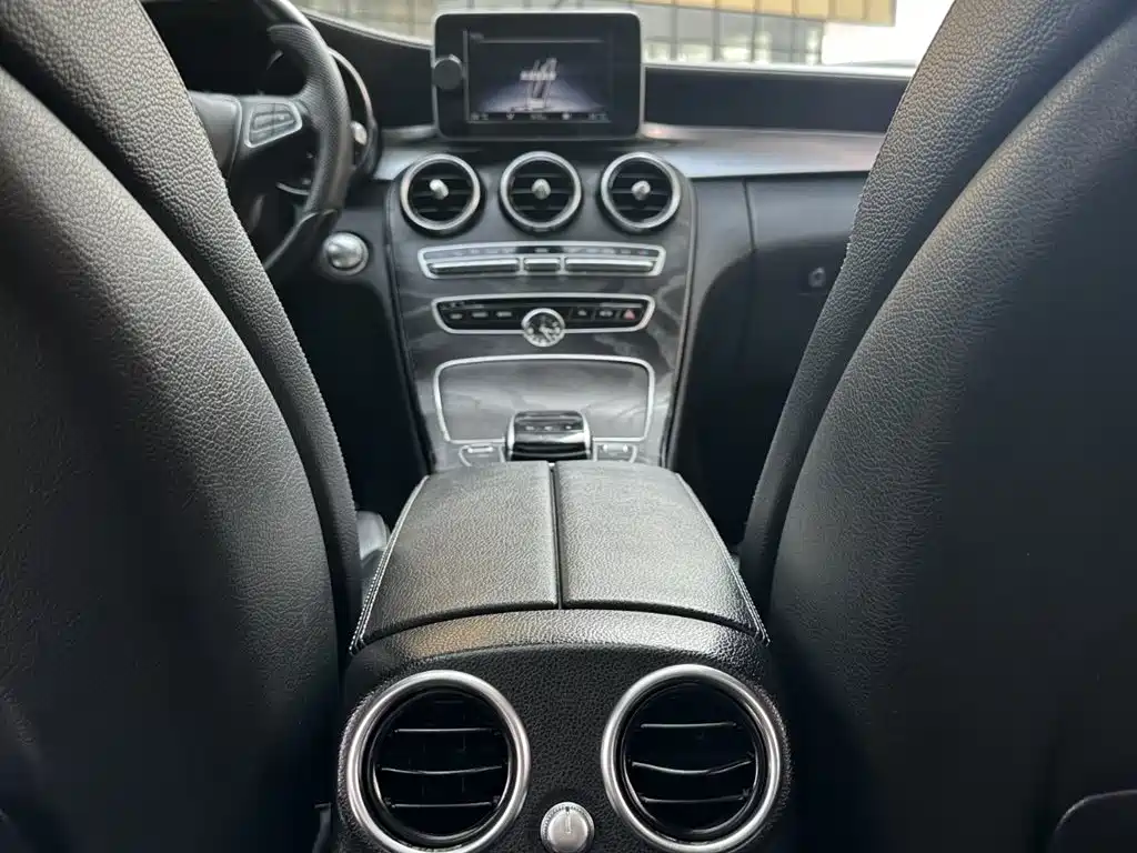 Mercedes-Benz C-Class 2017 C 200 L Sport фото 37