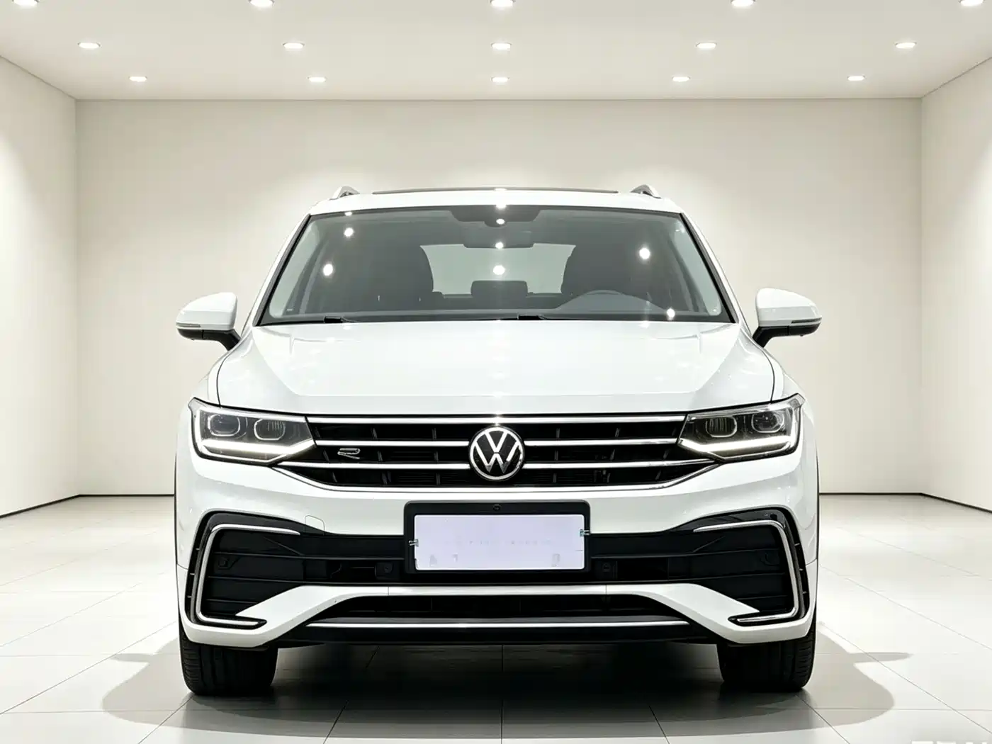 Volkswagen Tiguan L 2024 330TSI Automatic 2WD R-Line Premium Enjoyment Edition фото 2