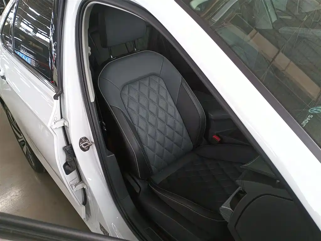 Volkswagen Sagitar 2023 300TSI DSG Surpassing Edition фото 4