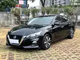 Photo 1 - Nissan Teana