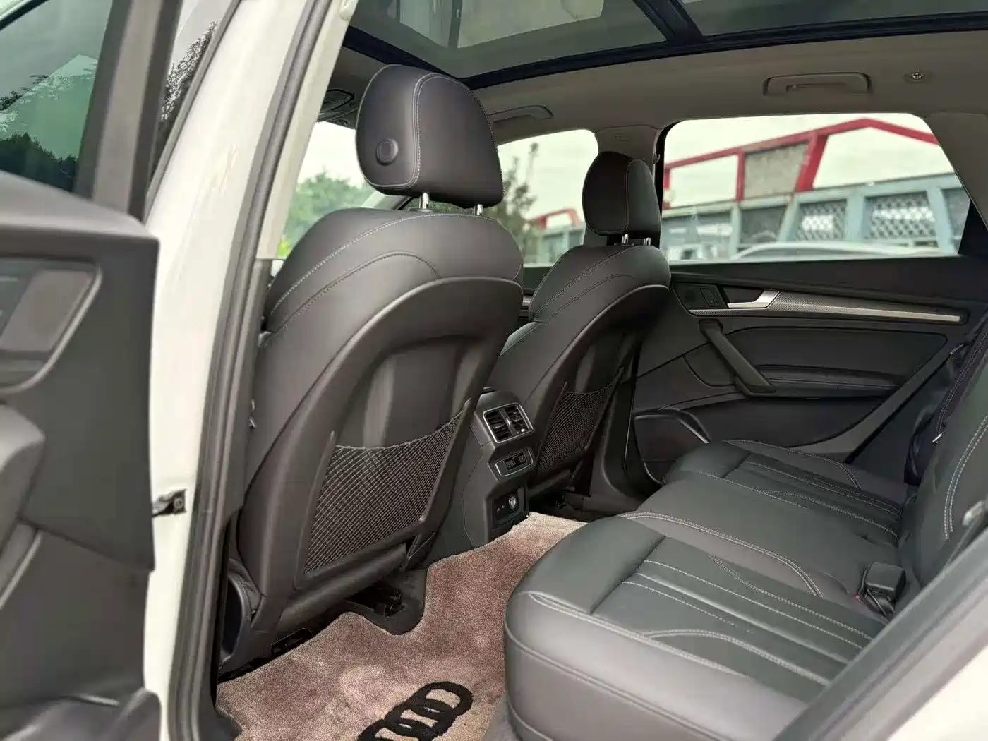 Фото 6 - Audi Q5L