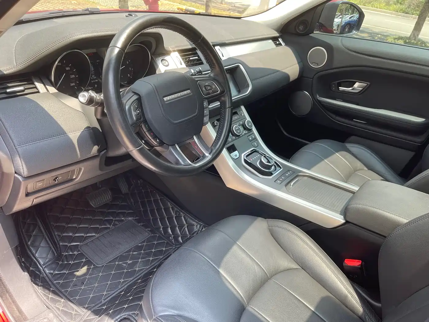 Land Rover Range Rover Evoque 2018 240PS SE Smart Edition фото 12