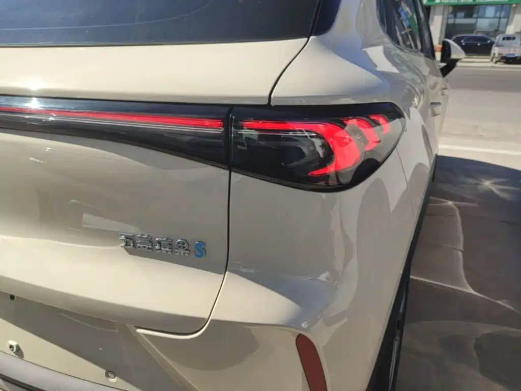 Wuling Motors Wuling Bingo S 2026 2025 Model 325km Premium Edition